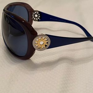 BVLGARI sunglasses w/ case